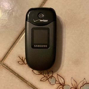 📱 Old Verizon Flip Phone With Case 📱